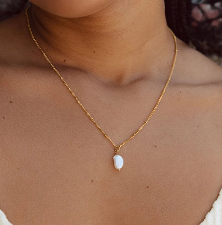 Baroque Pearl Pendant necklace with freshwater pearl